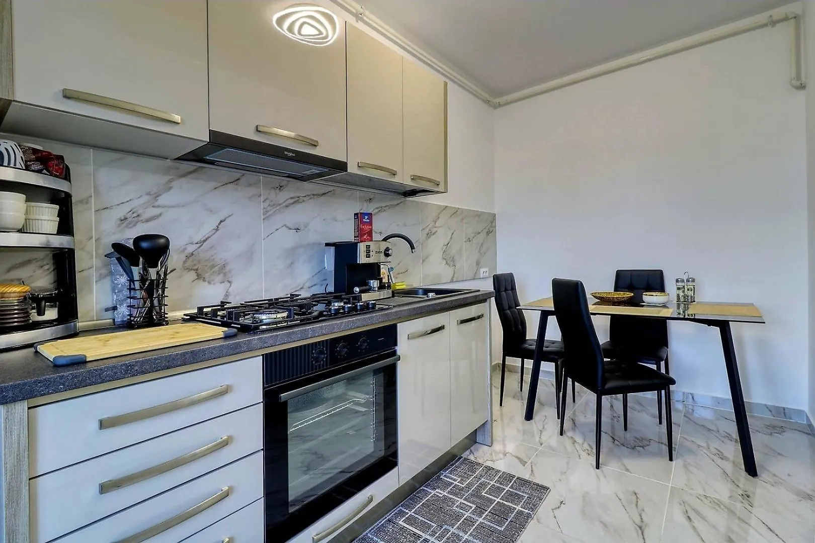 Luxury Apartament Bucharest Apartment